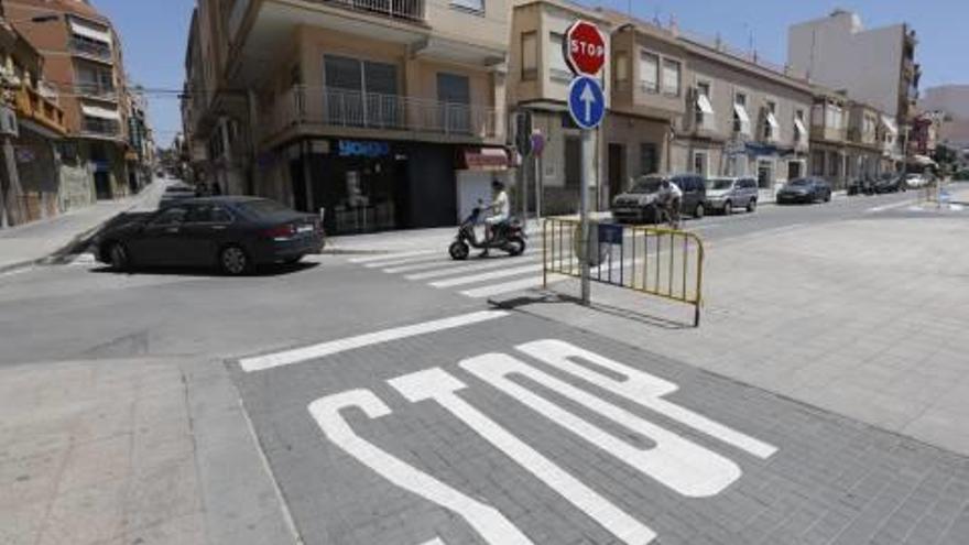 Los comerciantes se plantan contra el cambio de calles en Santa Pola con más protestas