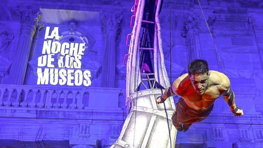 Planes para el fin de semana en la Región: museos hasta la madrugada, carrozas de papelillo y hasta dragones