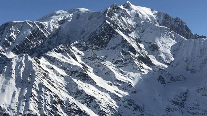 L&#039;alpinista que es va trobar un tresor a un avió estavellat al Mont Blanc rep una recompensa