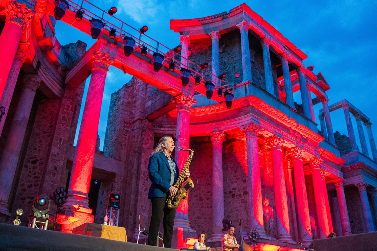 El artista madrileño se metió a los asistentes en el bolsillo con su concierto.