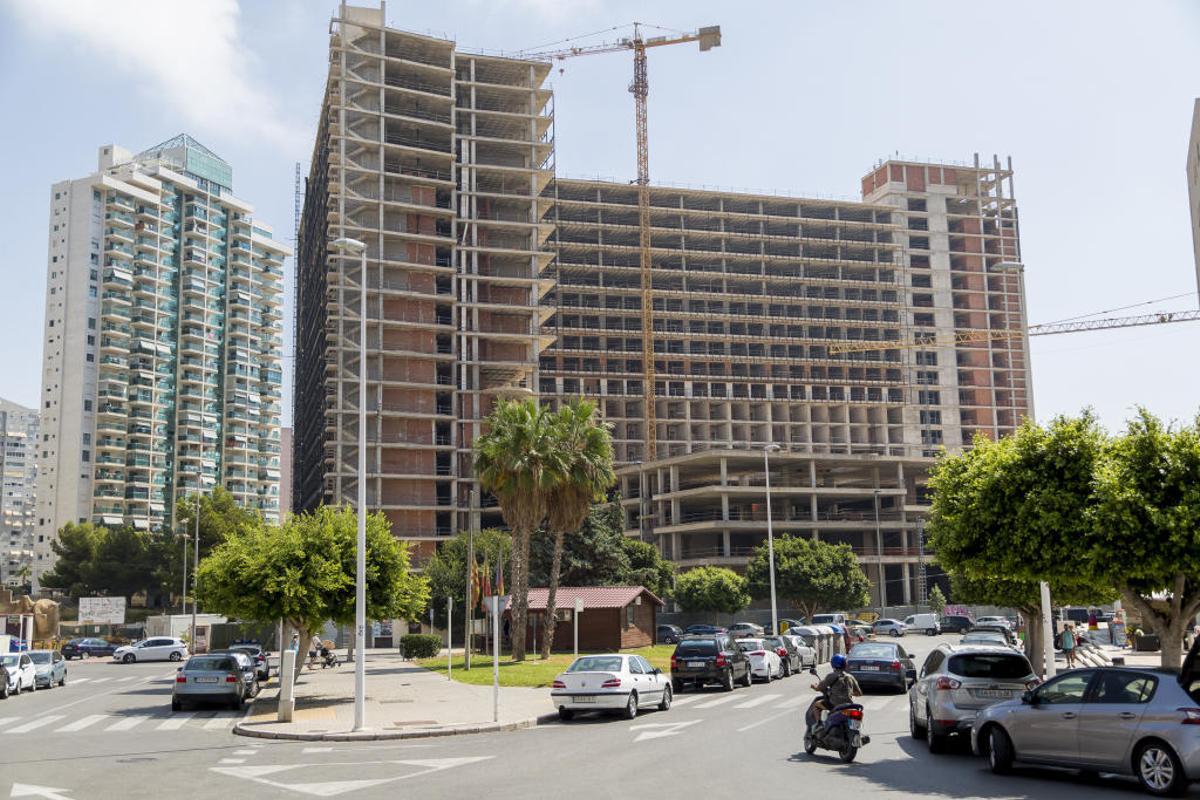 El TSJ ordena demoler parte del hotel Atrium mientras otro juzgado rechaza dar por caducadas las licencias