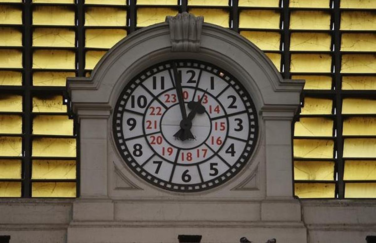 Reloj en la estación de Francia, en Barcelona.