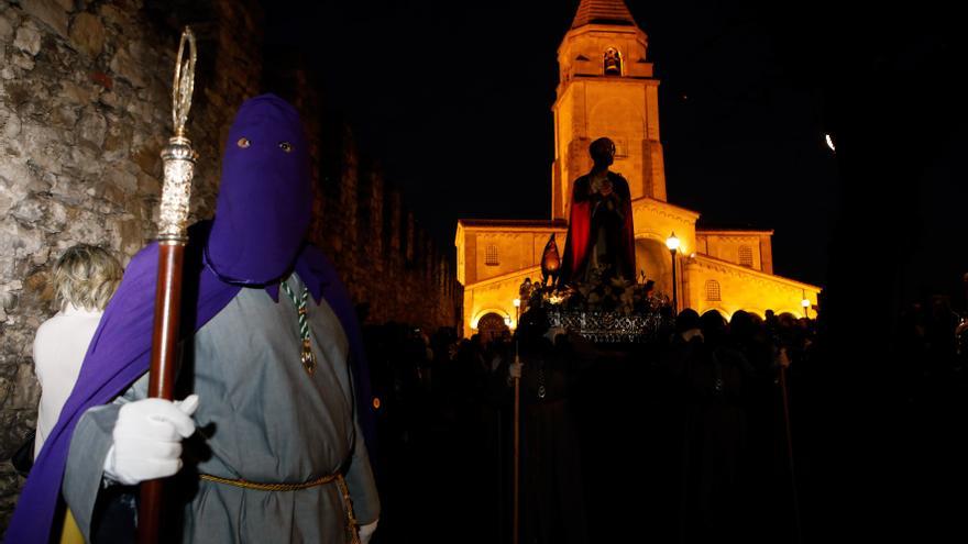 La procesión del Silencio regresa a Gijón con “mucha ilusión” pese al riesgo de lluvia