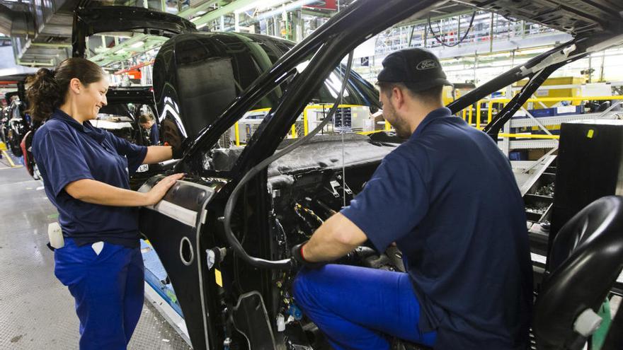 Línea de fabricación de vehículos de Ford Almussafes.