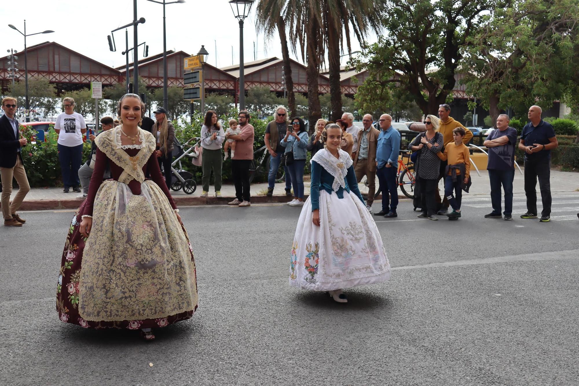 Día grande de Marina, María Estela y las cortes: baño de multitudes en el Marítim
