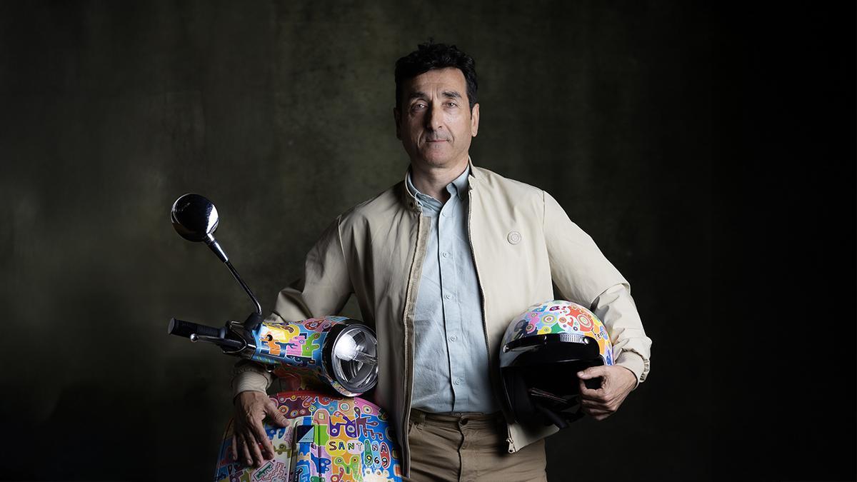 Fernando Rial posa para un retrato augusto