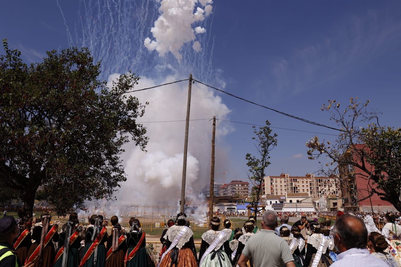 Llenazo en la última mascletà de las Fallas 2021