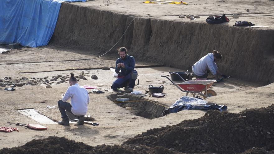 Troben restes arqueològiques de 300.000 anys en un solar on s’han d’aixecar pisos a Girona