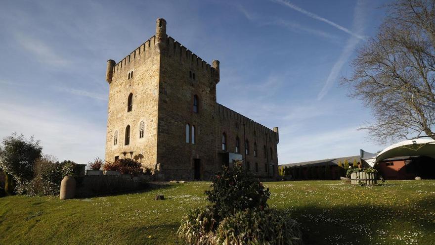 San Cucao danza "A la luz de las velas": cuatro conciertos para soñar en el patio del histórico castillo de Llanera