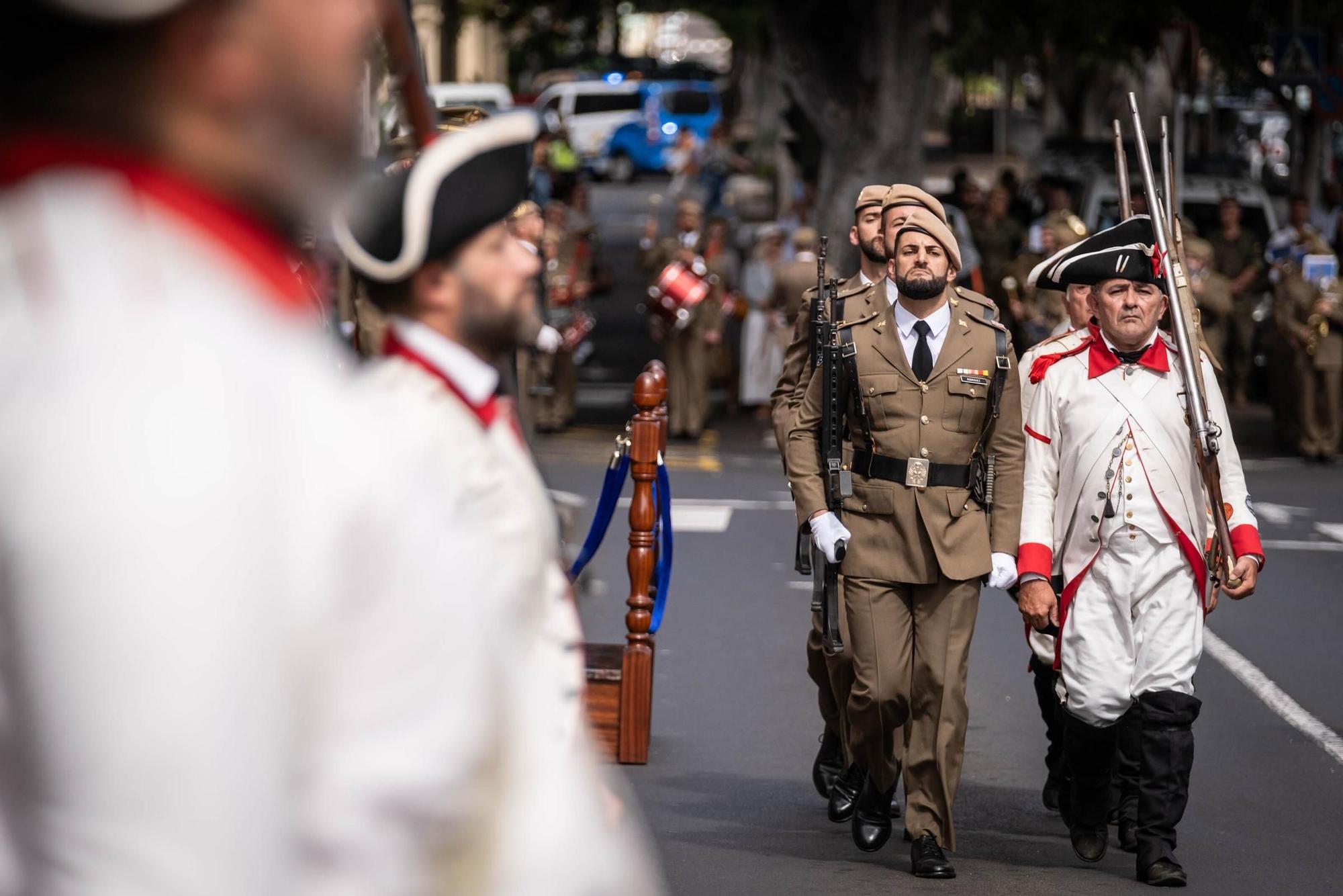 Solemne izado de la bandera por el 300 aniversario de la Capitanía General de Canarias