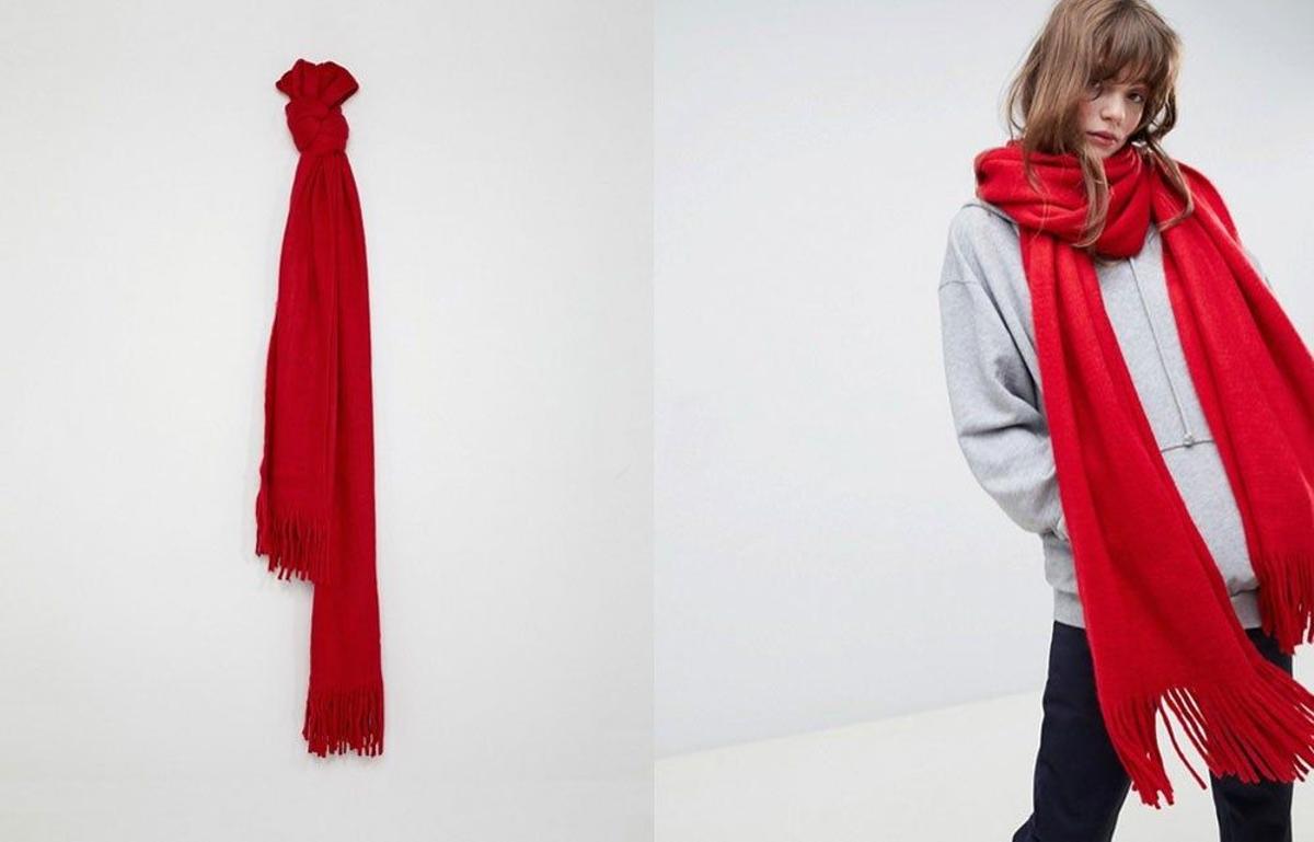 Bufanda roja larga de Asos. (Precio: 15, 99 euros)