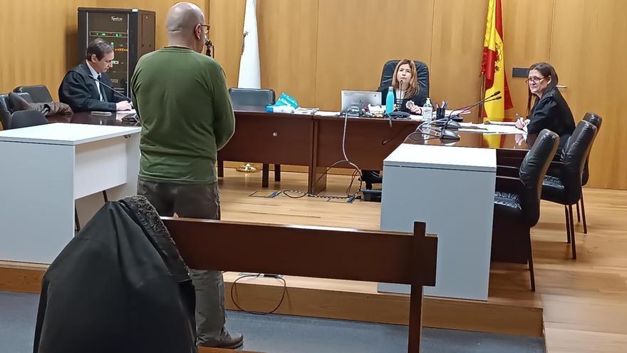 Un acusado de conducir ebrio que sufrió un siniestro carga contra los agentes: «Me coaccionaron, no me dejaban ir al hospital»