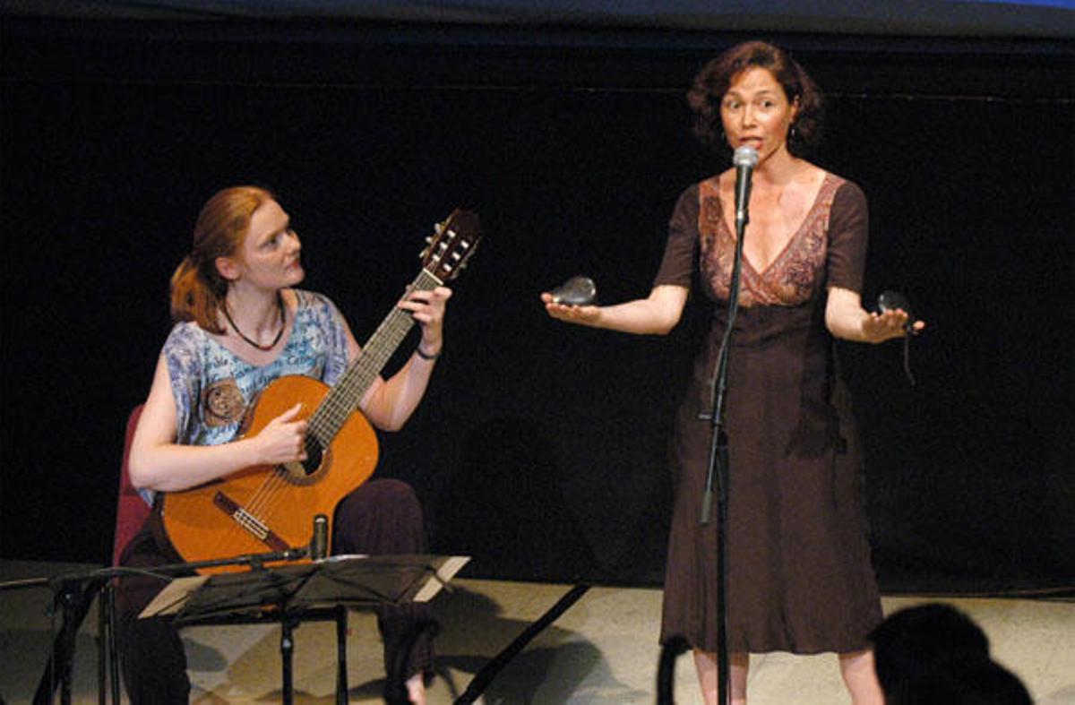 Dorotea Brickmann y Marina Bollaín, en 2004.  i LP/DLP