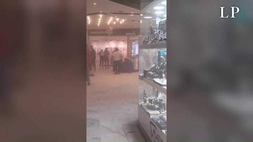 Encapuchados asaltan una joyería en Las Arenas