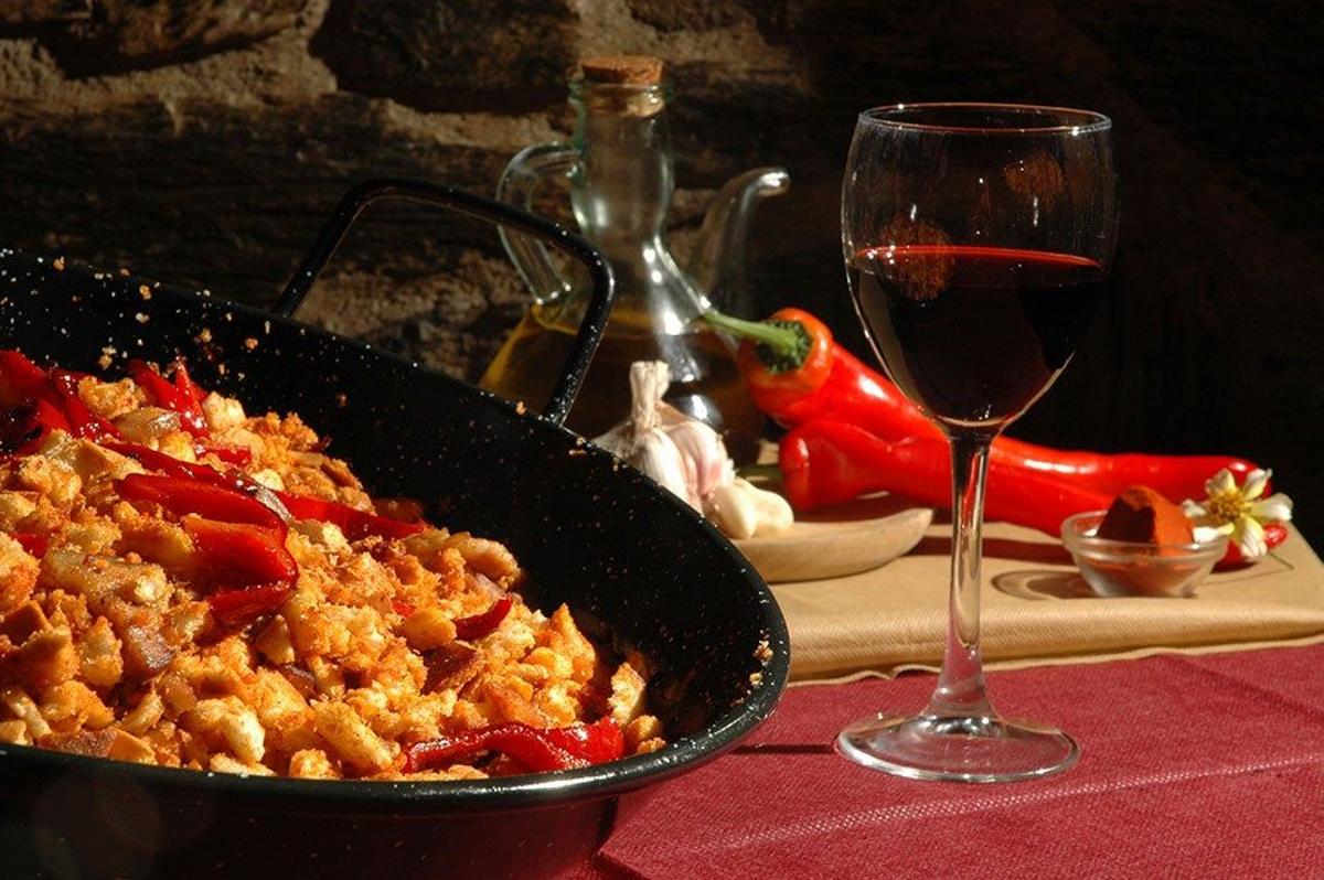 Las migas con vino de pitarra de Robledillo de Gata (Extremadura)