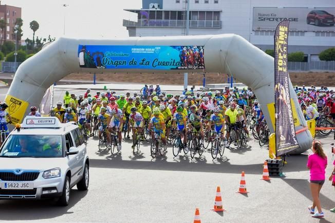 Salida de la ruta cicloturista hacia Artenara ...