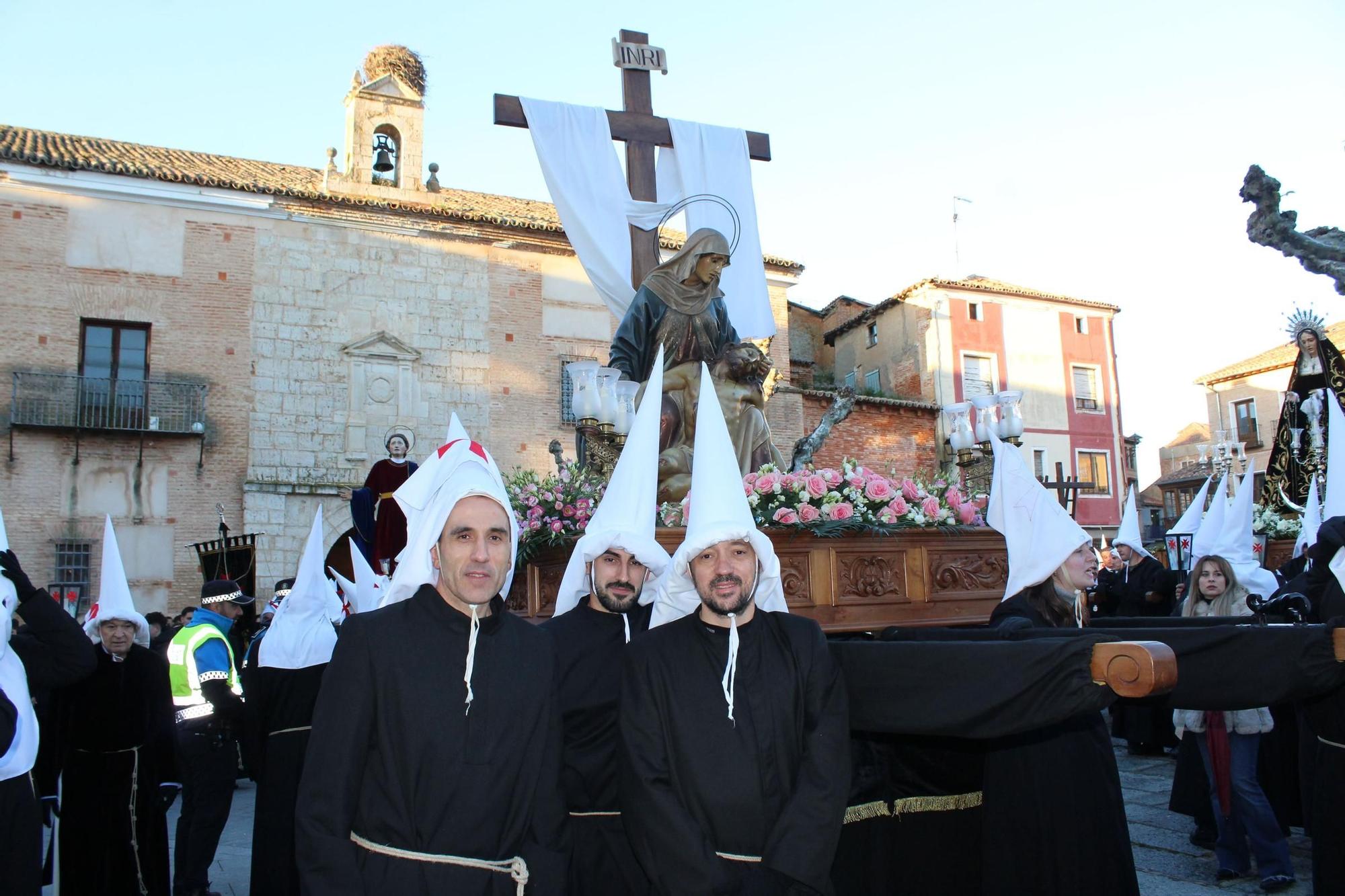 GALERÍA | Procesión Oficial de Jesús Muerto de Toro