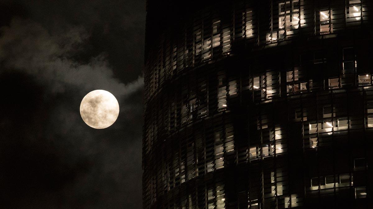 Impresionantes imágenes de la superluna de nieve