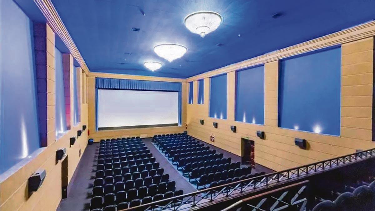 Interior del Cine Rex de Murcia.