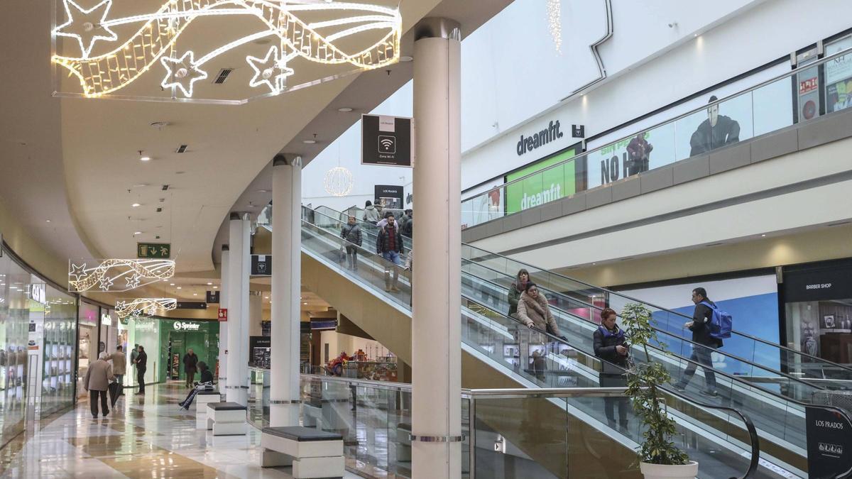 Decoración navideña en Los Prados.