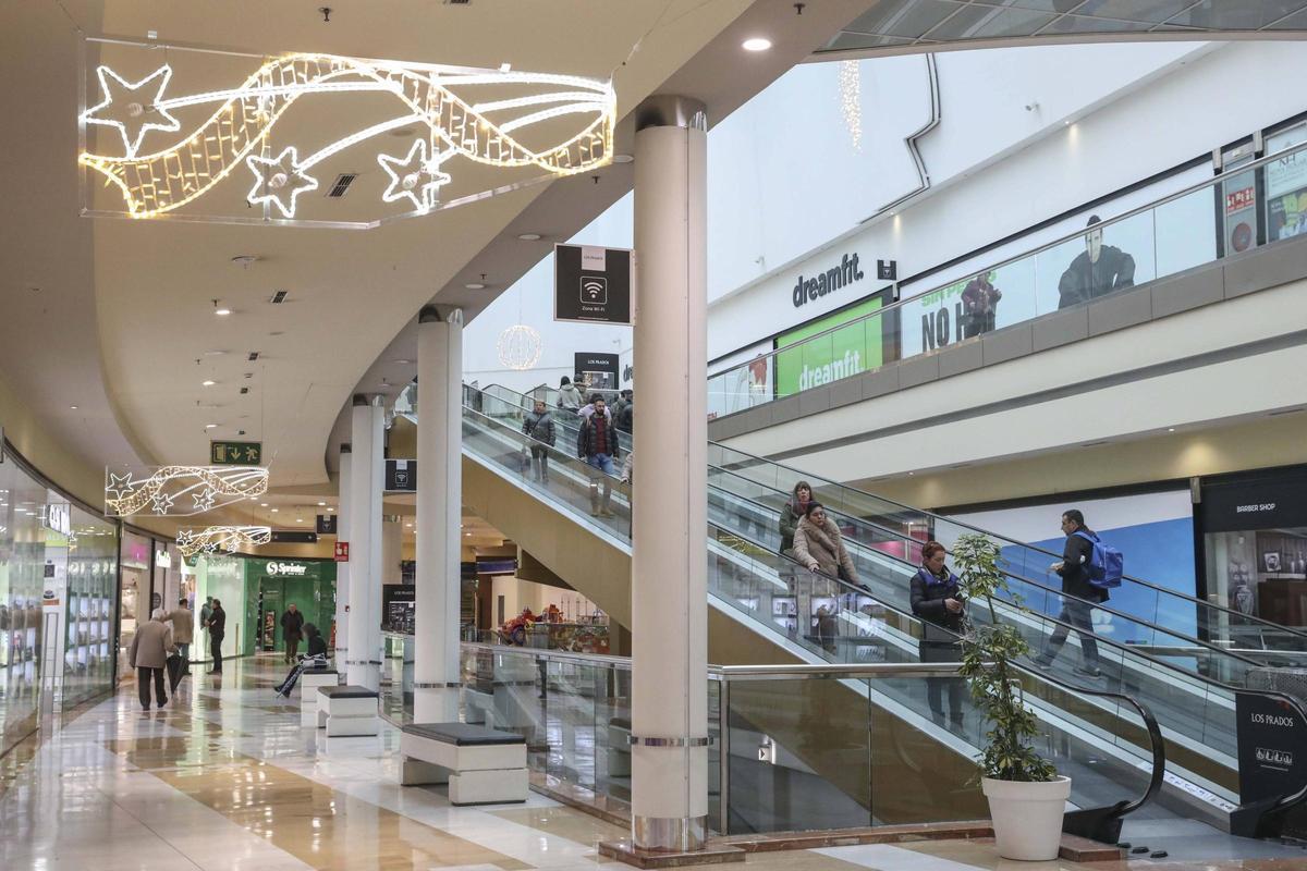 Decoración navideña en Los Prados.