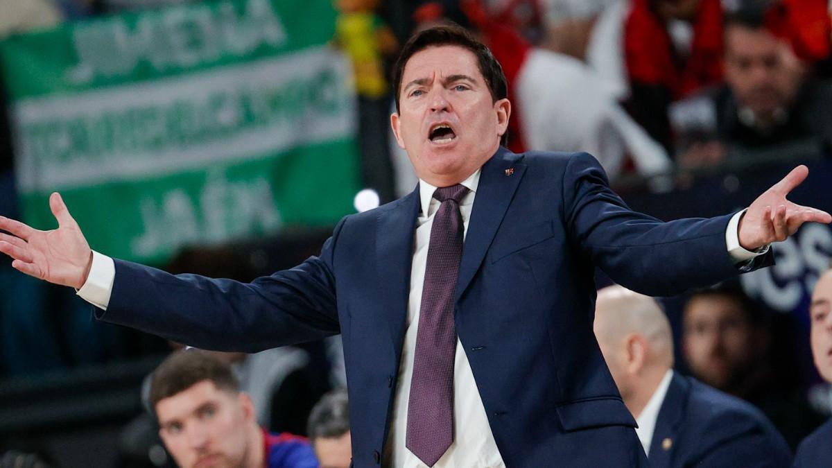 Xavi Pascual ejerce su derecho a voto en el Spotify Camp Nou