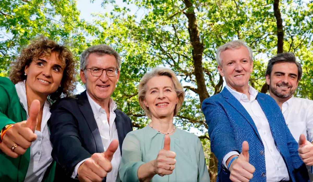 La presidenta de la Comisión Europea, Ursula von der Leyen (c), con el presidente del Partido Popular, Alberto Núñez Feijóo (2i), el presidente de la Xunta, Alfonso Rueda (2d), el vicepresidente, Diego Calvo (d), y la candidata Dolores Montserrat (i), asisten a la tradicional Romería de O Pino, este sábado cerca de Santiago de Compostela.