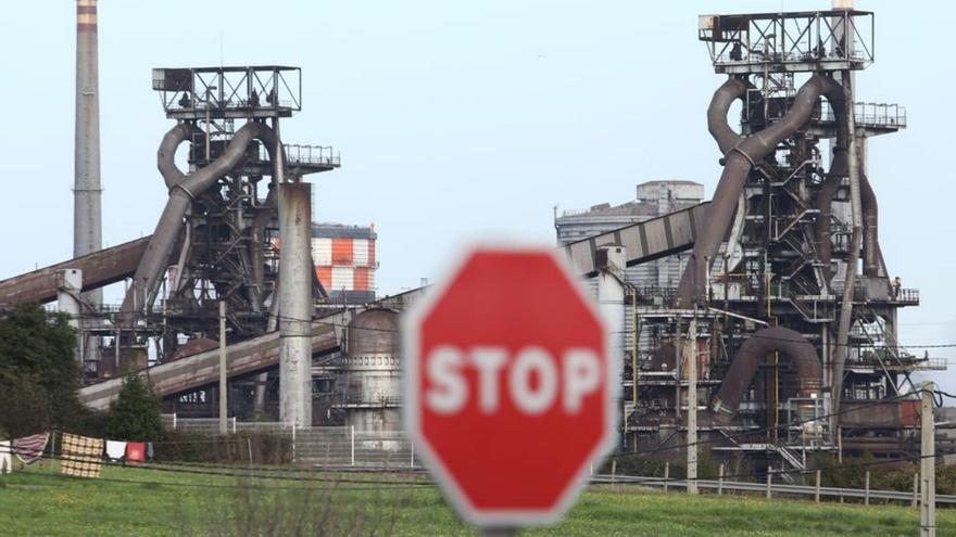La siderurgia advierte de que habrá nuevas paradas por el precio de la electricidad