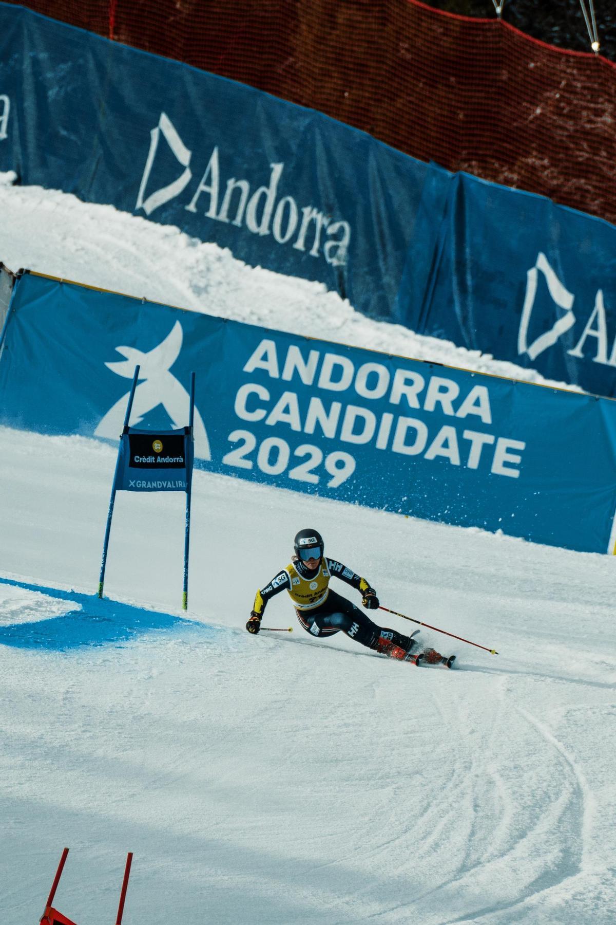 Un esquiador durante una de las grandes competiciones organizadas en Andorra