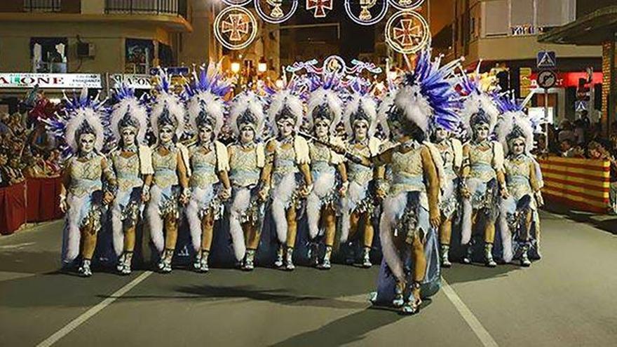 Imagen de los desfiles de las fiestas de Moros y Crisitanos.