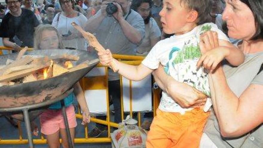 Tot a punt per a l&#039;arribada de la Flama i la revetlla sense petards