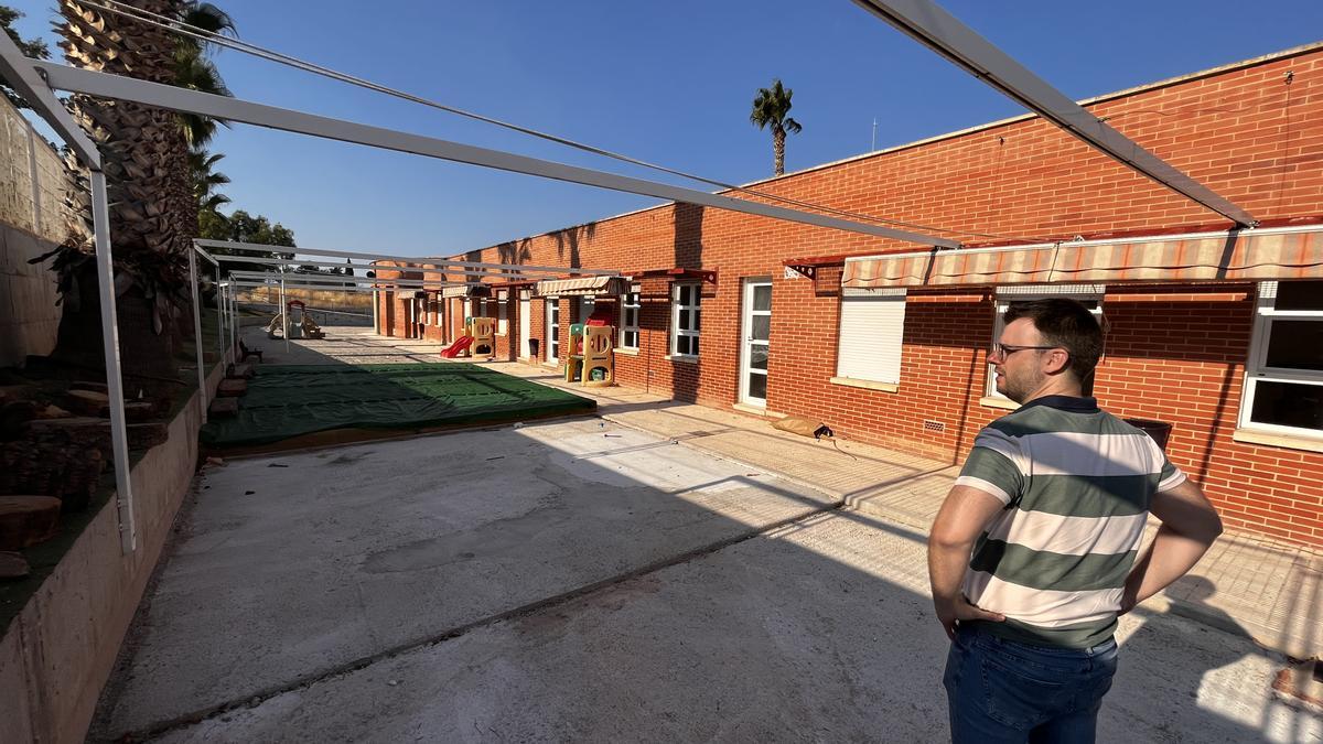 Fernando Portillo durante su visita al colegio Reina Sofía de Petrer.