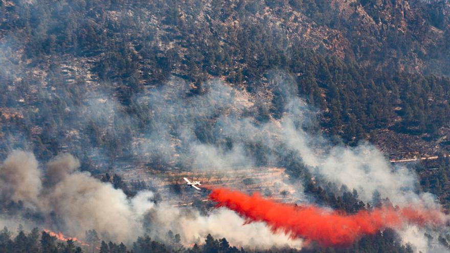 Aumenta la vigilancia aérea para evitar megaincendios en un verano de extremo riesgo por la sequía y el calor