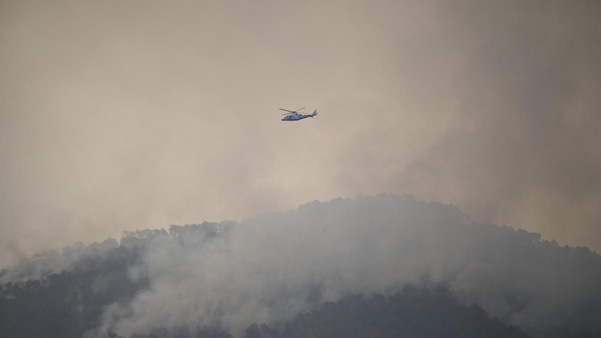 Imagen del incendio que está afectando estos días la Serra d'Espadà.
