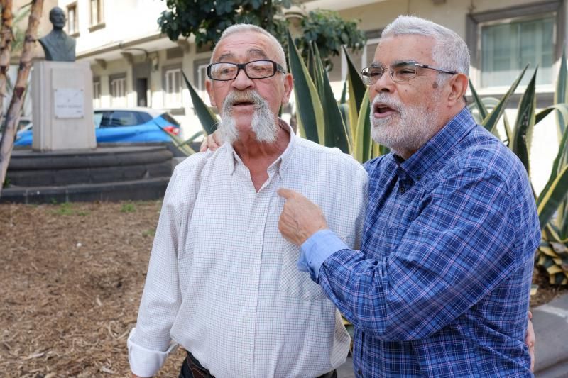 Las Palmas de Gran Canaria. El presidente de Canarias, Fernando Clavijo, recibe al secretario general de UGT en las islas, Gustavo Santana, y a los miembros de su Ejecutiva, que le entregarán una estatuilla conmemorativa del 130 aniversario del sindicato.  | 11/03/2019 | Fotógrafo: José Carlos Guerra