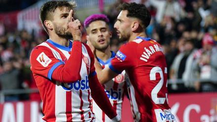Resumen, goles y highlights del Girona 3 - 0 Alavés de la jornada 17 de LaLiga EA Sports