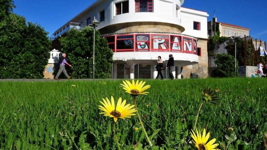 Las instalaciones del Balneario de la Playa Compostela, en Vilagarcía.  // Iñaki Abella