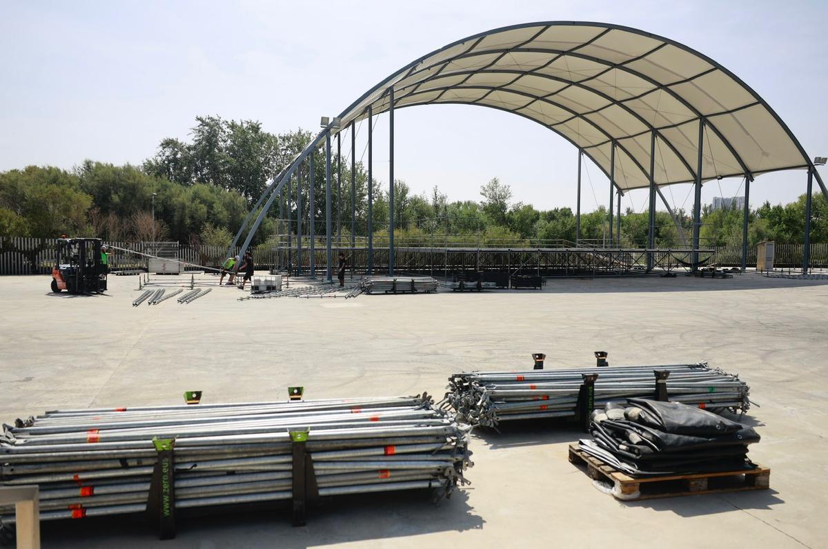 EN IMÁGENES | Comienza en Zaragoza el montaje del Vive Latino 2024