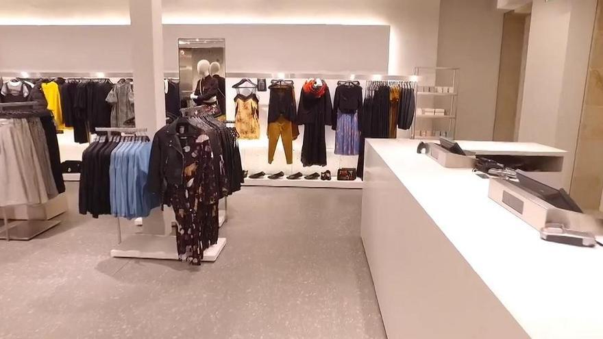 Zara cierra las puertas de su tienda en el centro comercial Vialia.