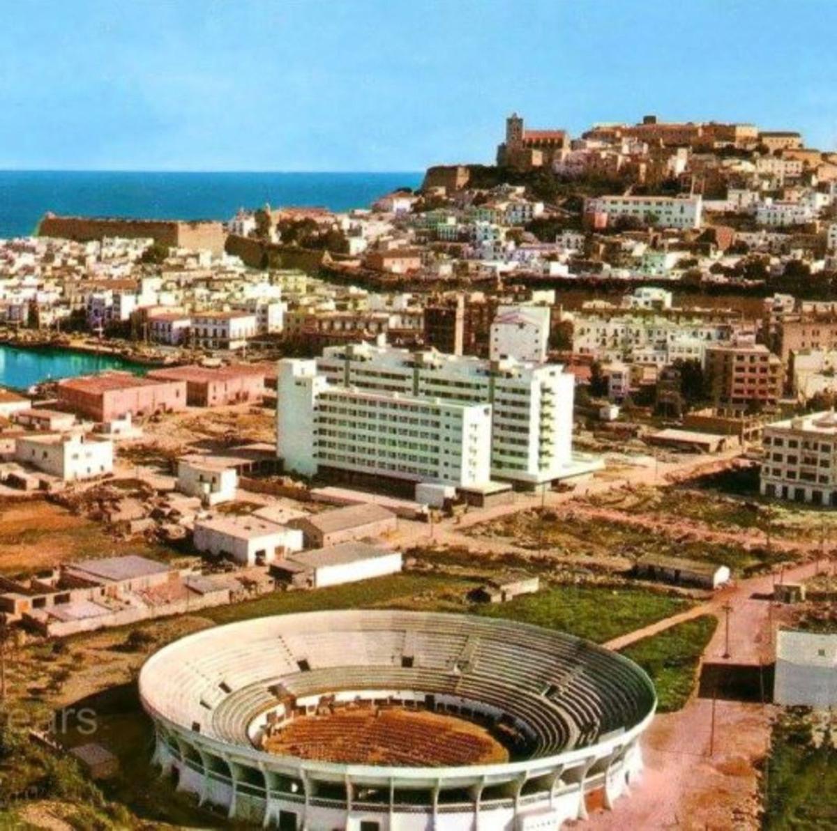 Consejos contra la especulación y el «fantasma del desahucio» en la Ibiza de los 80