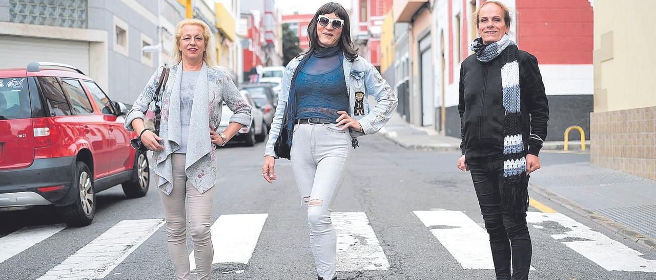 Margaret García, Lourdes Coello y Marián Pérez, protagonistas del documental canario ‘Isleteñas’.