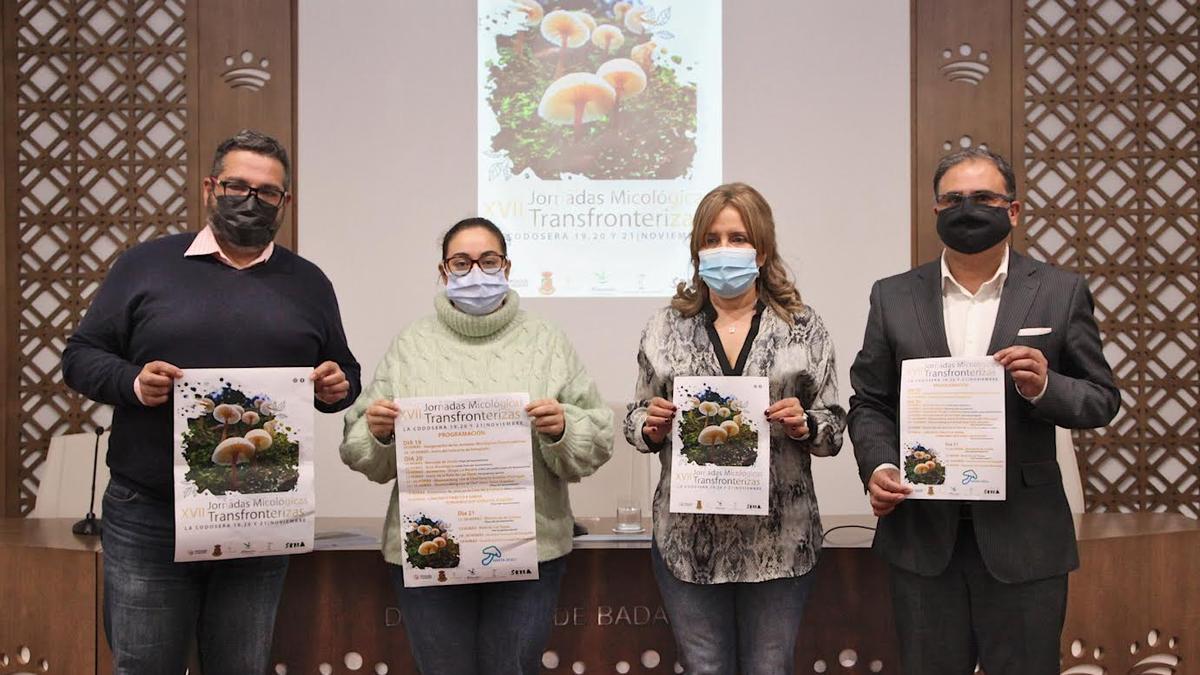 Presentación, esta mañana, de las Jornadas Micológicas, en la diputación.