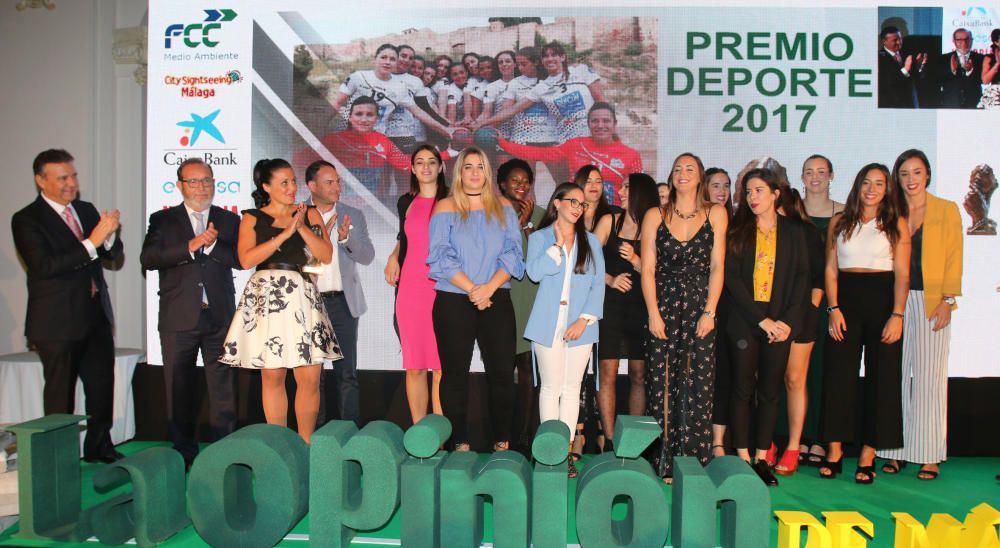 La Opinión entrega cinco premios al Club Balonmano Femenino Málaga Costa del Sol; a la Asociación de Voluntarios de Oncología Infantil (AVOI); al presidente del grupo La Canasta; a Turismo Andaluz, y a la cantante Lamari