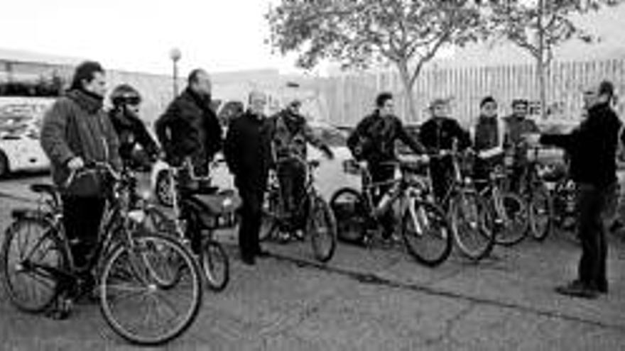 Los taxistas de Zaragoza se pasan a las bicicletas