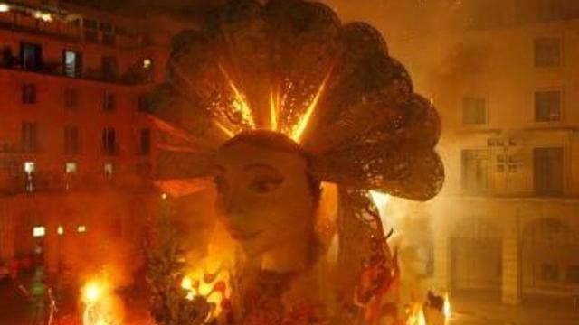 La cremà reducirá a cenizas todos los monumentos