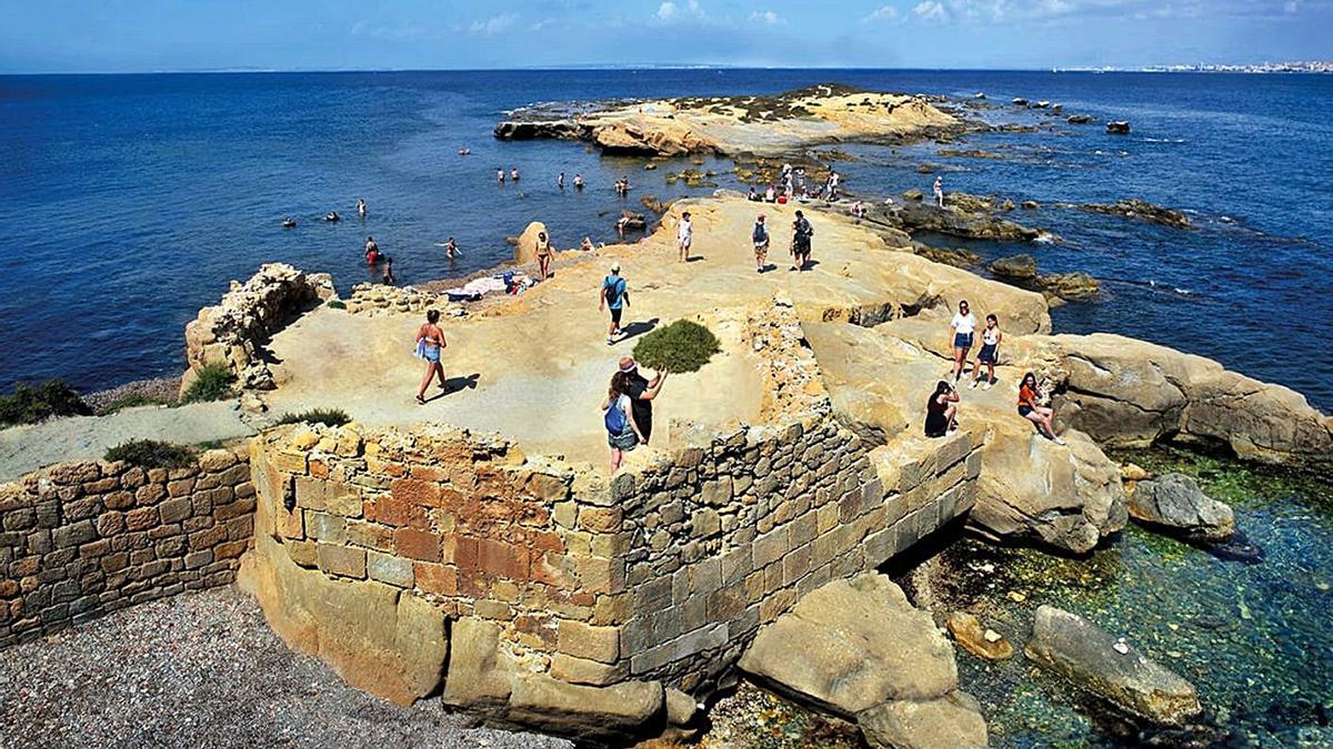 La antigua cantera de la isla alicantina de Tabarca. | CARMA CASULÁ