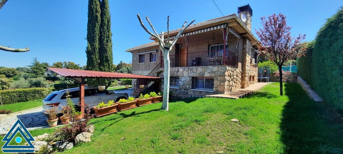 Casa con piscina en venta en Guadalajara.