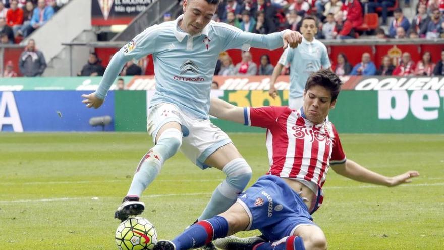 Jorge Meré intenta cortar el avance de Iago Aspas en el partido entre el Sporting y el celta de esta temporada. j. j.