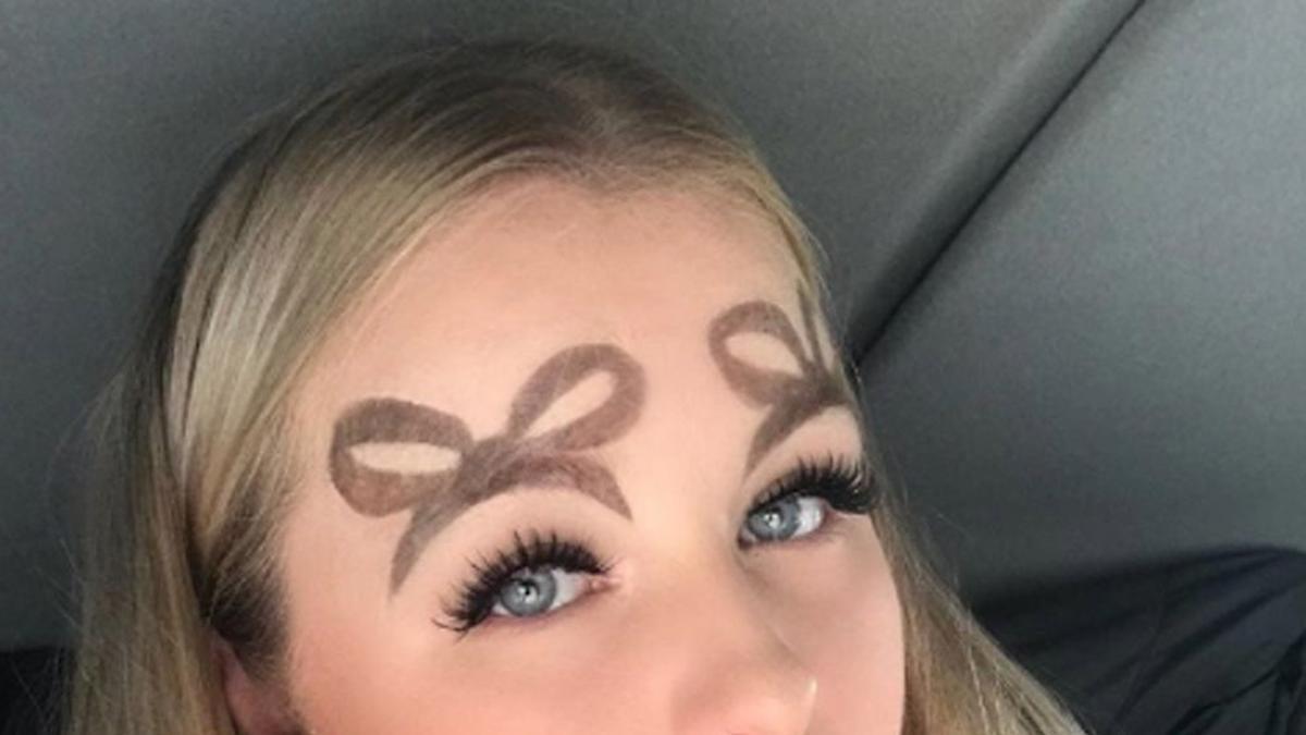 Cejas con forma de lazo