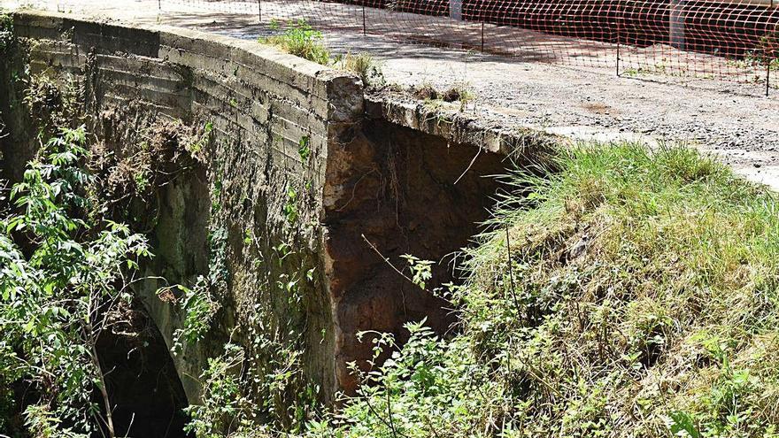 La zona del pont que va cedir a causa de la pluja de dilluns